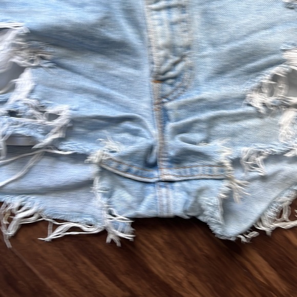 Vinage LEVI 550 Distressed Light Wash Jean Shorts - Picture 5 of 5